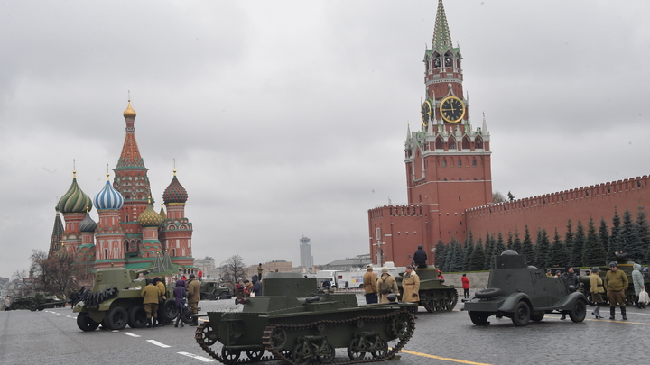 Дух не сломлен: Военный парад 7 ноября 1941 года видел только 41 человек