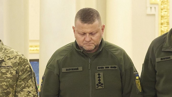 В Британии заявили, что удары России довели Залужного до нервного срыва