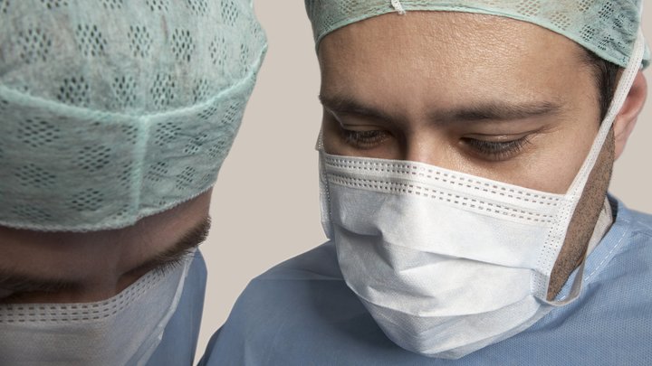 Шансы - к нулю: Индусы закормили завтраками русских мам со смертельно больными детьми