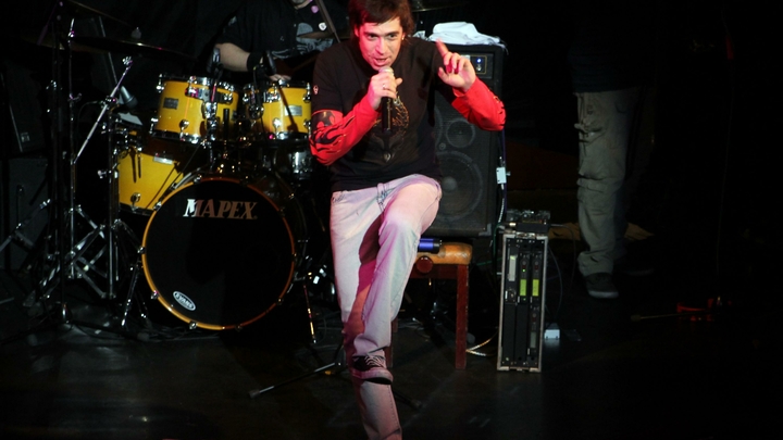 Русские, вы варвары. В кого превратился один из героев отечественного рока 1990-х