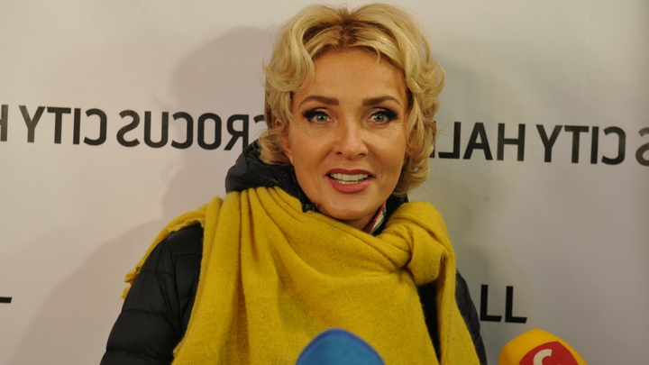Муж Вайкуле назвал глупостью предложение Госдумы запретить его жене въезд в Россию