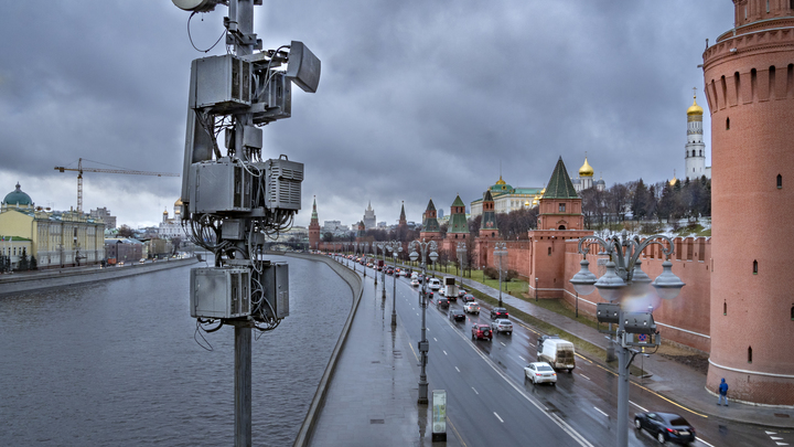Украинские паспорта продолжают действовать: Москва не стала вводить аналогичные киевским ограничения на въезд