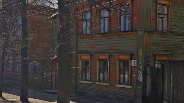 Из квартала церкви Трёх Святителей в Нижнем Новгороде убирают деревянные дома