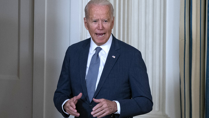 Звонок Байдена Путину изобразили в карикатуре