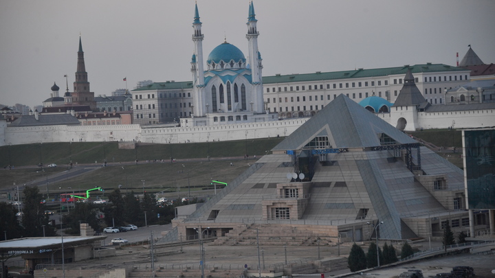 Татарстан остался без президента. В России приняли закон о губернаторах