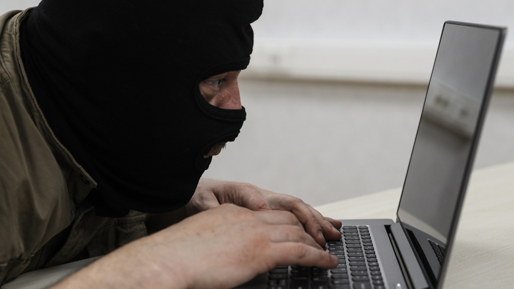 Пусть этот пример будет уроком для людей: в Петербурге мошенники обобрали отца депутата ЗакСа