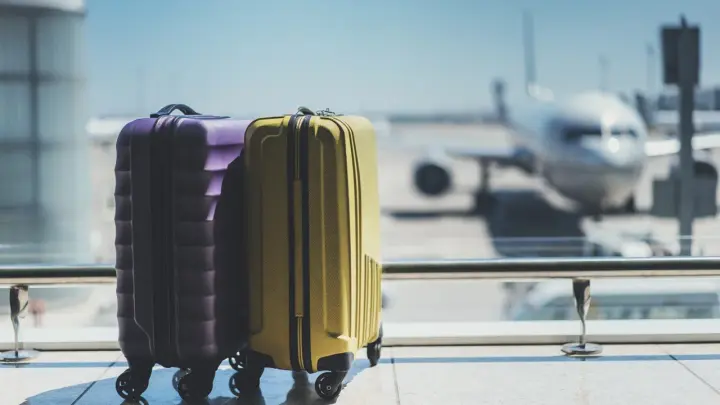 Даже небольшой долг может сорвать отпуск: как не стать жертвой запрета на выезд за границу и что делать, если это случилось