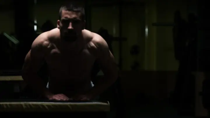 Известный мексиканский бодибилдер убил родителей и тяжело ранил младшего брата