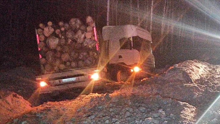 После ДТП с лесовозом на трассе М5 в Челябинской области ввели реверсивное движение
