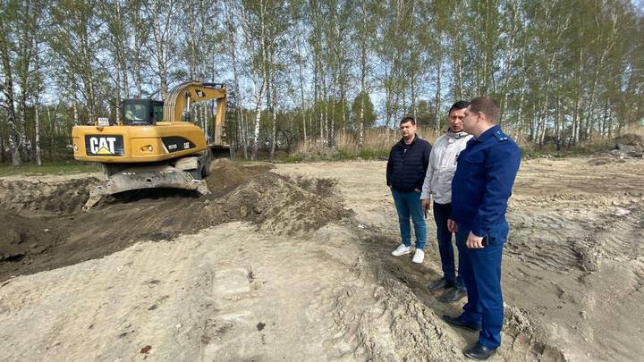Прокуратура добилась ликвидации свалки строительных отходов в Новосибирске