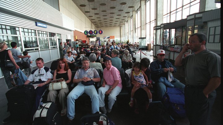 Самолет с туристами вылетел из Екатеринбурга в Сочи с опозданием на семь часов