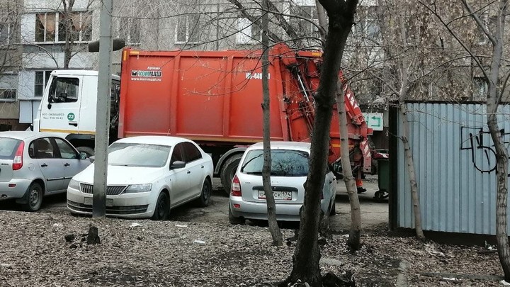 На мусорном полигоне под Челябинском погрузчик раздавил женщину