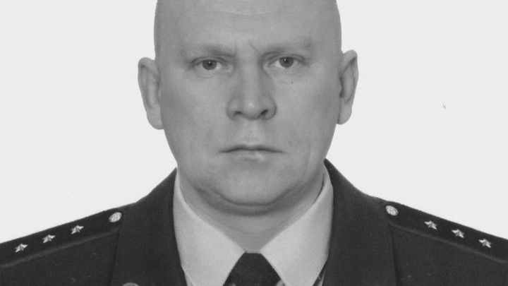 В Архангельске во время тушения пожара в жилом доме погиб сотрудник МЧС