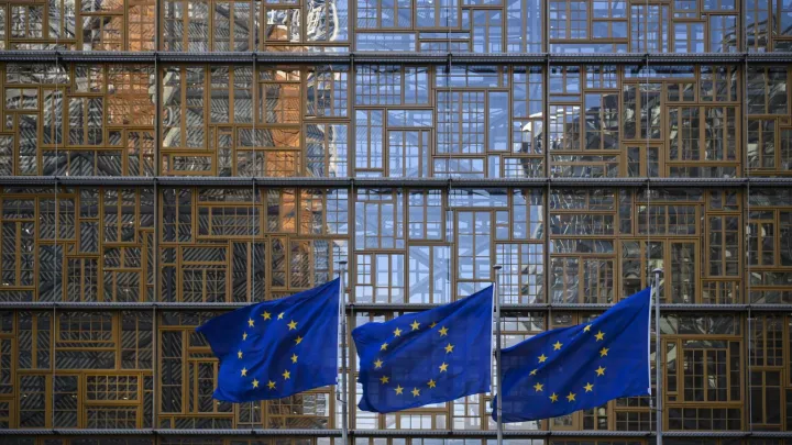 Еврокомиссия потребовала от Киева прекратить угрозы в адрес Будапешта