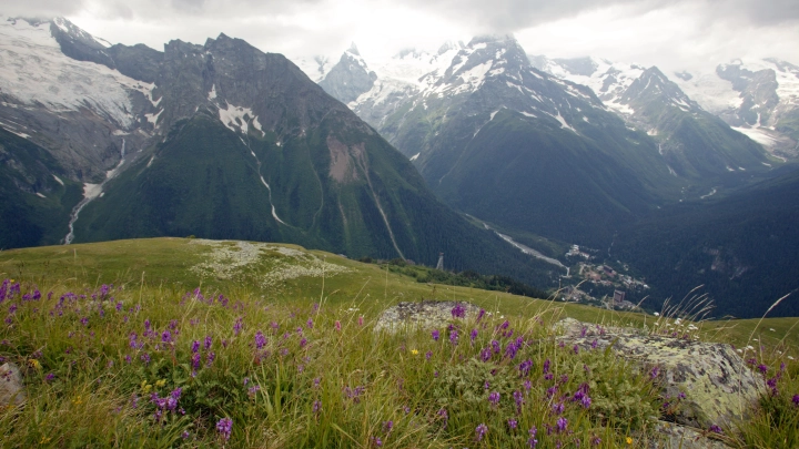 Без еды, воды и при лютом морозе: Как выжить в горах в экстремальных условиях? Врачи дали честный ответ
