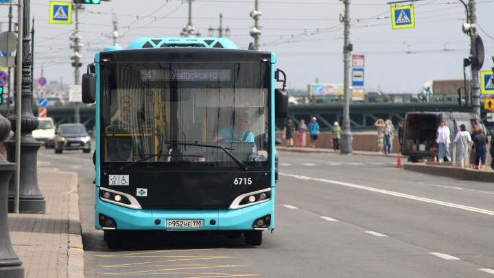 Вслед за Москвой, Петербургом и Севастополем: выделенные полосы откроют для автобусов с туристами по всей России