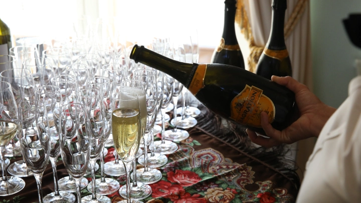 Сельдь под шубой несовместима с шампанским: что произойдет