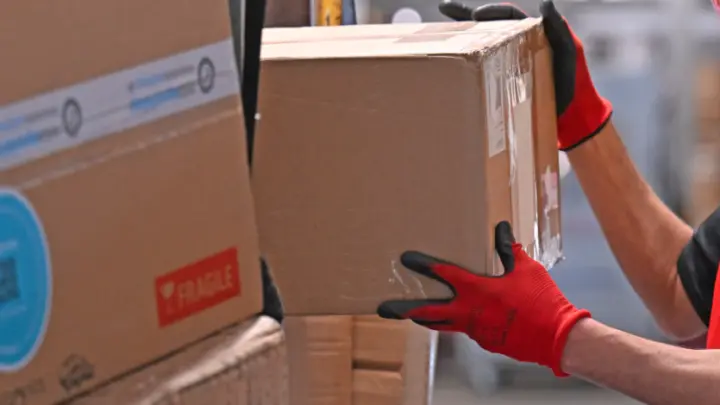 Женщина в США получила в посылке отрезанные пальцы вместо лекарств