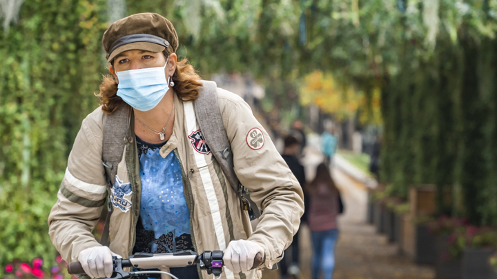 Как сетка рабица от комаров: У масок и перчаток выявлен нулевой эффект