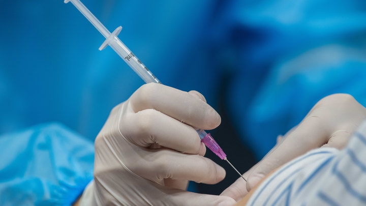 Подъёма не избежать: Голикова рассказала, кто первым примет удар омикрона в России