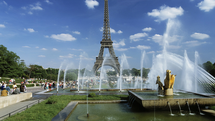 В самом центре Парижа появилась площадь имени Армении