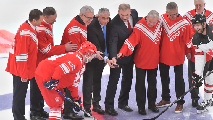 Владислав Третьяк ответил Вячеславу Фетисову, назвавшему его сумасшедшим