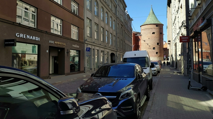 В Казахстане ужесточат ответственность за езду на автомобиле без номеров