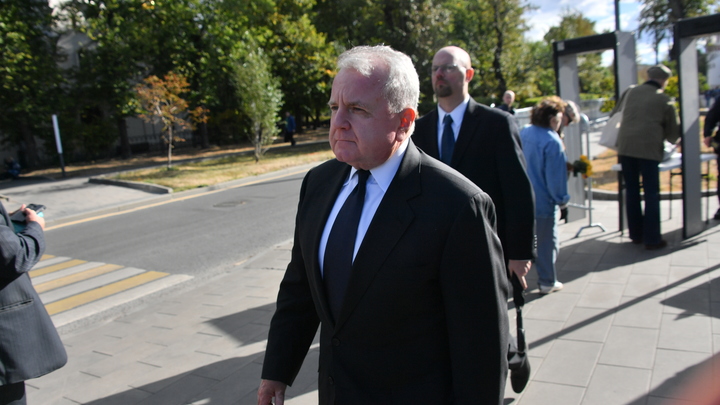 Американский посол выполнял инструкции. В МИД заявили о стараниях Салливана