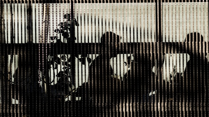 Слиняла первая: Очевидцы сообщили о странной Насте на вечере военкора Татарского