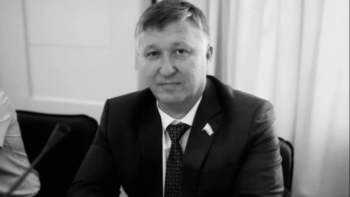В Чите скончался депутат Заксобрания края Денис Косьян