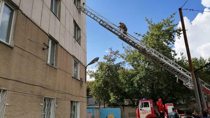 В Кургане трехлетний ребенок упал с четвертого этажа
