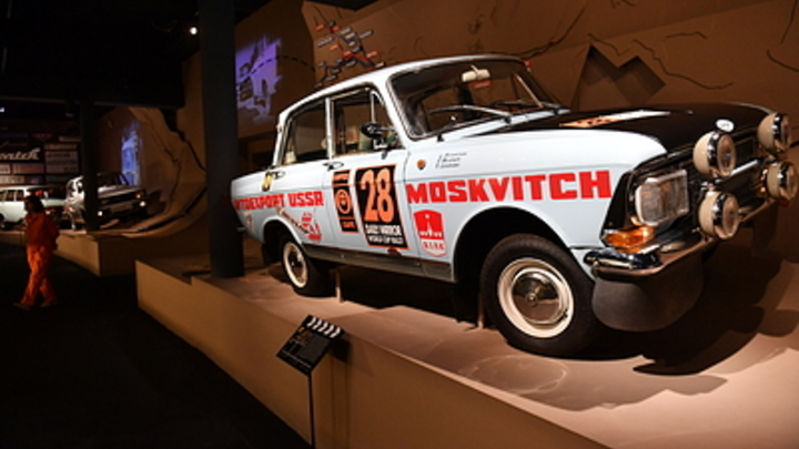 Шутка на грани фола: Комики спели про русский автопром