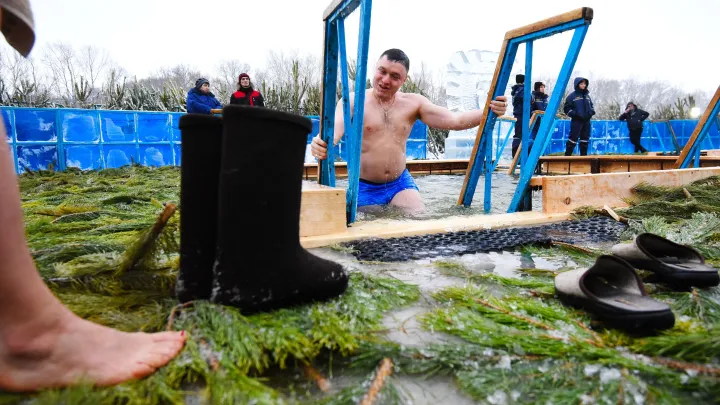 Круг силы у купели: в Подмосковье предлагают платные ретриты на Крещение