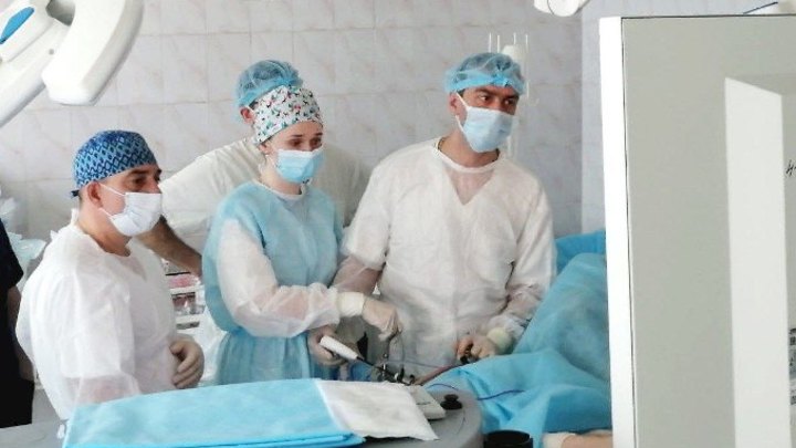 В Кемерове врачи помогли 69-летней женщине с большой внеорганной опухолью