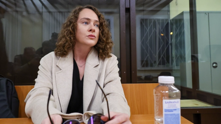 Зачем актриса Тарасова везла вейп с наркотиком в Россию? Прокурор наконец разрушил интригу