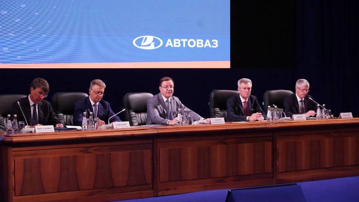 Губернатор Дмитрий Азаров отметил рост производства на тольяттинском АВТОВАЗе