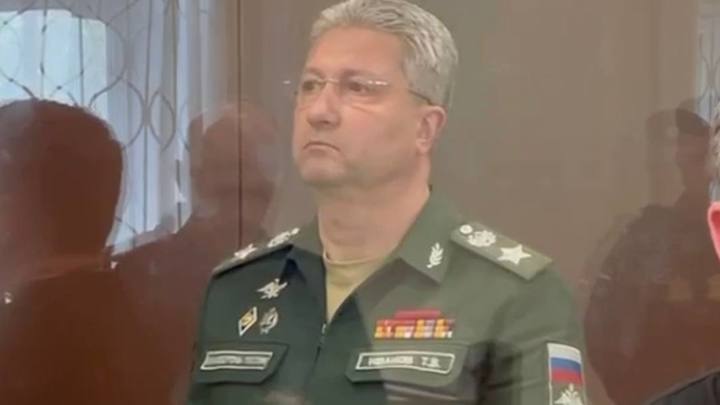 Из суда вывели полусогнутым: замглавы Минобороны Иванова и его друга отправили в СИЗО