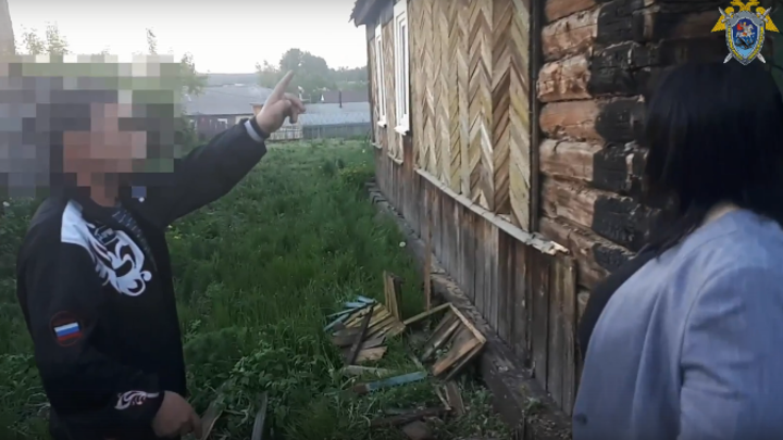 Житель Кемерова поджег дом с 10-летним ребенком внутри