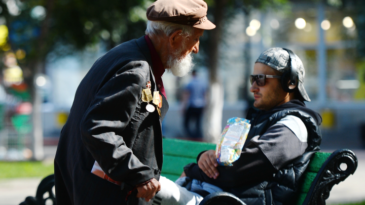 Подросток из Пушкино резал пенсионеров, слушая мошенников в наушниках: Диктовали каждый шаг