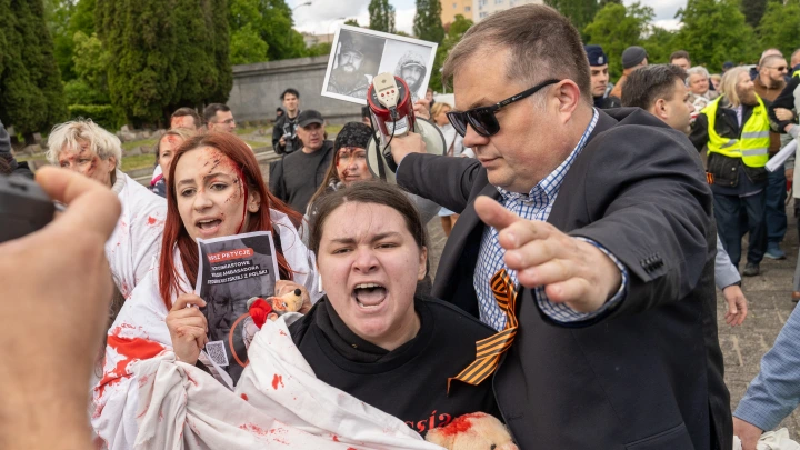 То, что я видел, не укладывается в голове: Myśl Polska шокирована поведением украинцев в Варшаве 9 мая