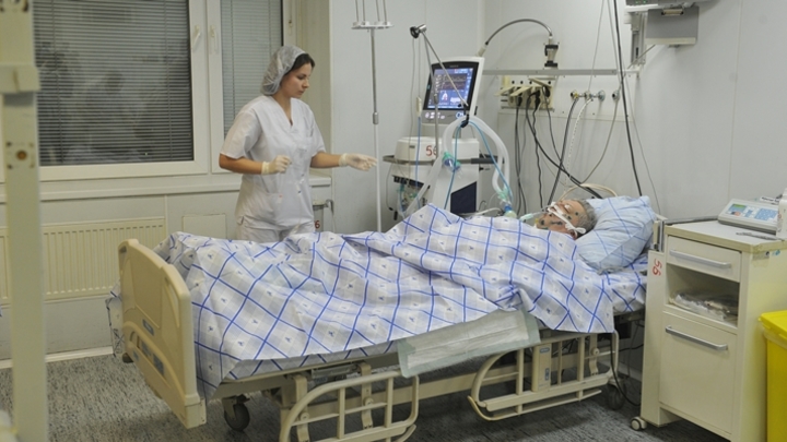 В Кемерове ищут медсестер на зарплату в 100 тысяч рублей