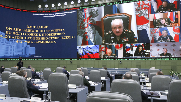 Проклятие картины с генералами? Среди героев обнаружился портрет экс-замминистра Попова