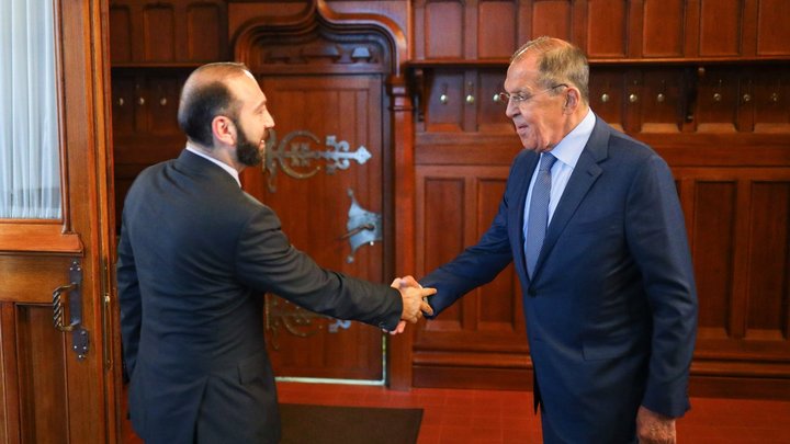 В МИД России анонсировали встречу Лаврова с армянским министром Мирзояном