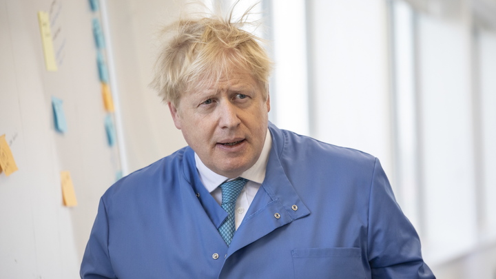 Борису Джонсону хуже - реанимация: в канцелярии премьера подтвердили опасения, а британцы продолжают жарить шашлыки