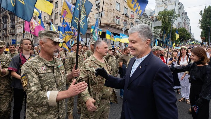 Украина продана частной военной компании: Купили с потрохами - через Порошенко