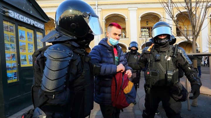 ФСБ предупредила трёх русских, которые финансировали обучение украинских военных