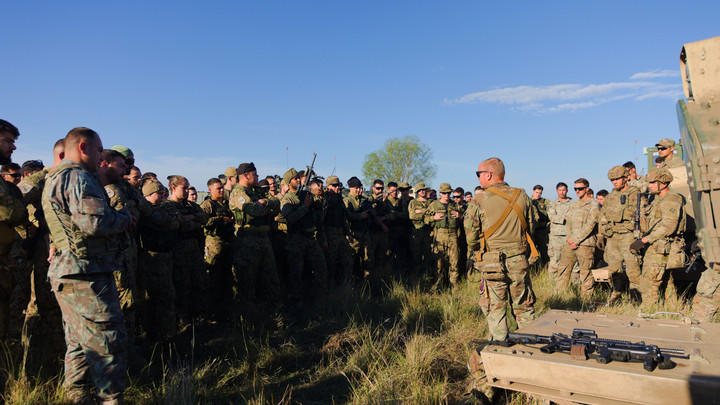 Венгрия не будет тренировать украинских военных на своей территории