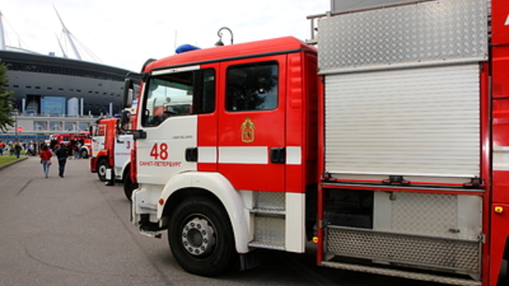 Mash: ВСУ ночью атаковали нефтебазу в Луганске, загорелся резервуар