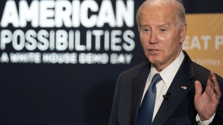 Сколько детей убил сегодня?: Байдена горячо встретили в Чикаго - ему едва ли понравилось