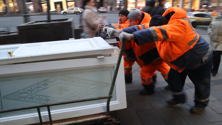 Мигранты-таджики продолжат приезжать в Москву: Таджикистан предостерегает их от вербовки в боевики